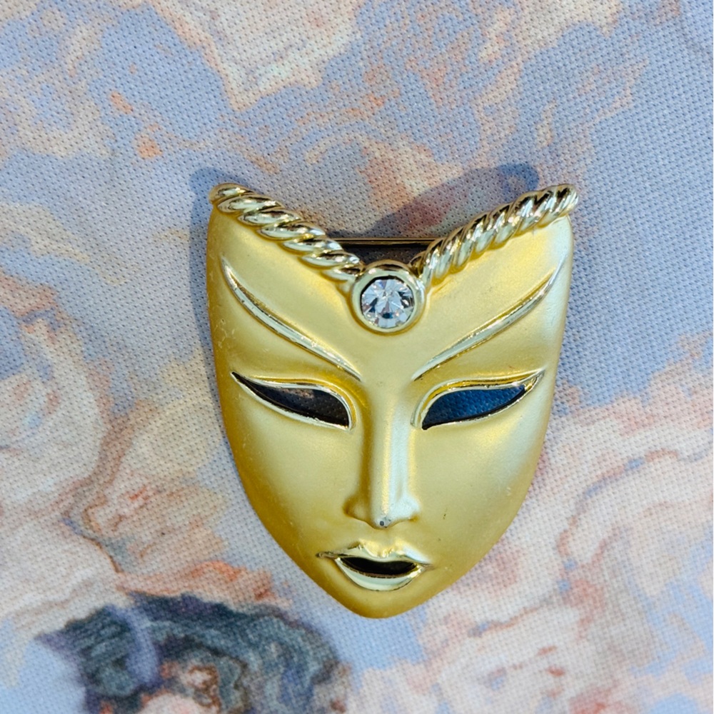 Vintage Masquerade Masque Brooch Pendant Phantom Of the Opera Fashion Gold pin